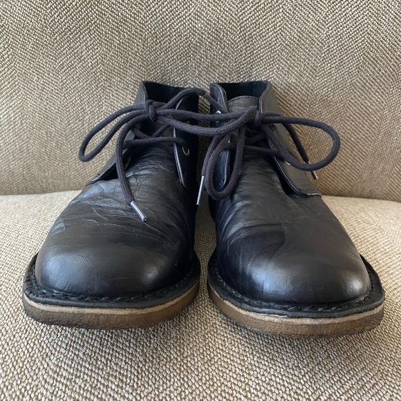 UGG Men’s Leighton Leather Lace Up Chukka Boot W/Gum Sole. Black. Size 8. EUC. - Picture 3 of 13